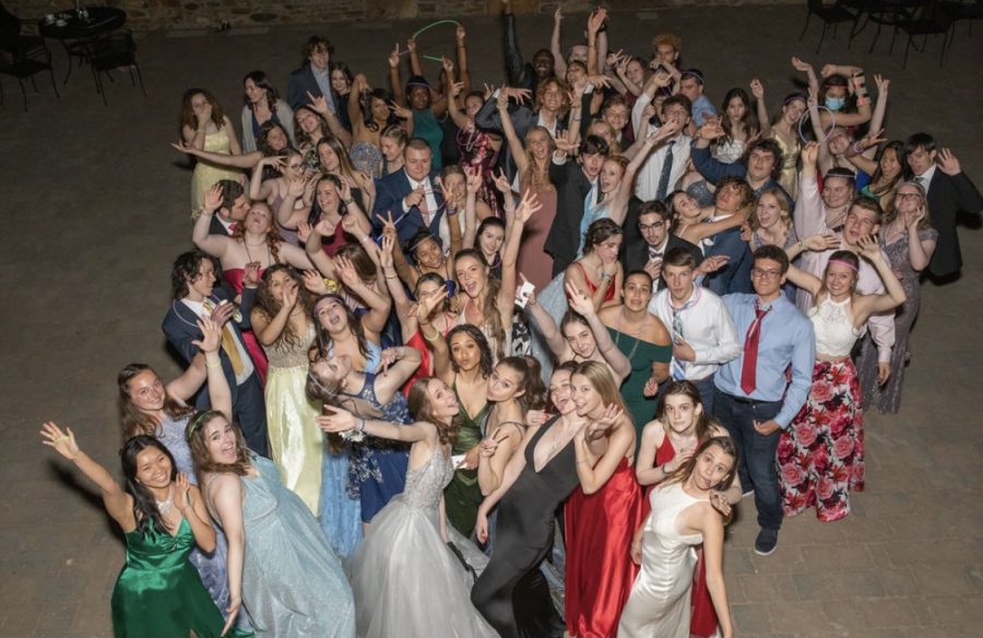 MORP, held on Friday May 14, was attended by many Class of 2021 seniors as well as some Class of 2020 Alumni. It was a night filled with dinner, dessert, a DJ, and dancing.