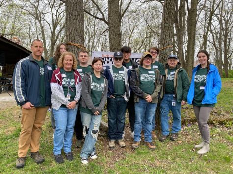 Dallastown 2021-2022 Envirothon team at John Rudy park for the yearly competition. 
