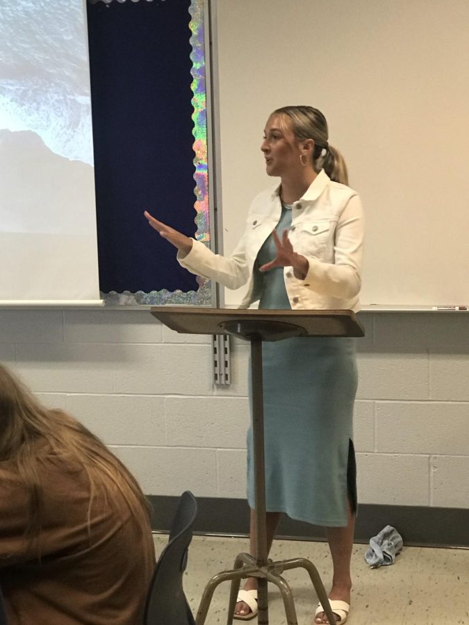 In a visit to the Print and Digital Journalism class at DHS, Berry told students to push outside their comfort zones and pursue their passions. She also discussed the challenges of being a female in a male dominated field. 