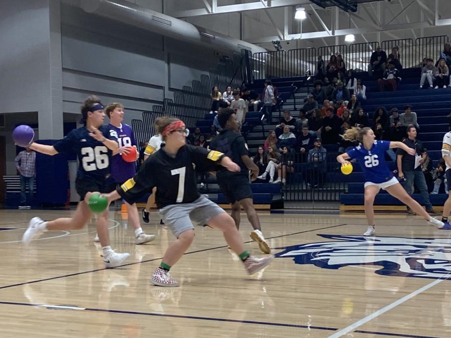 Seniors, Hannah Atkinson, Haley Jamison, Chandler Powell, and Connor Barto, as well as Sophomore Carter Lewis play dodgeball in the Battle of the Buildings.
