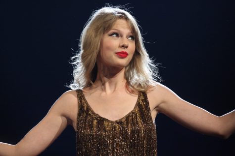 In the time of Taylor Swifts Speak Now days, the young Miss Swift is captured with a slight shrug and a playful smirk. Photographer, Eva Rinaldi, caught the perfect moment of Swift performing for the Sydney, Australia concert.  
