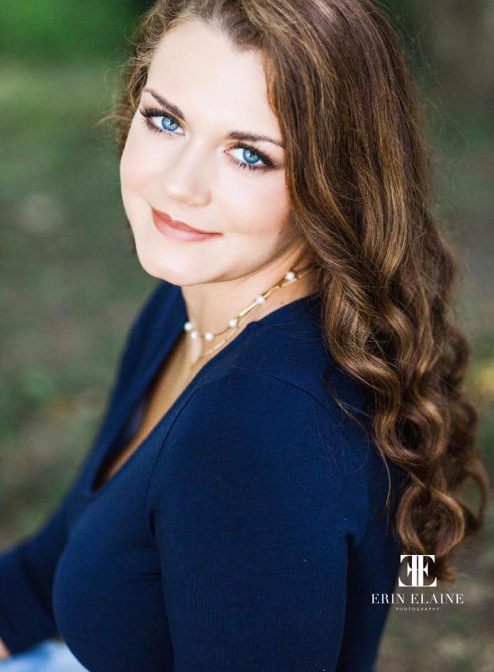 Irelend Viscount in her 2017 senior photo.