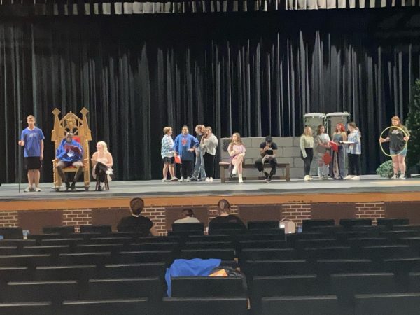 A range of 9th to 12th grade DPAC actors nearly perfecting their rehearsal for the 2023-2024 fall play Merry Men.