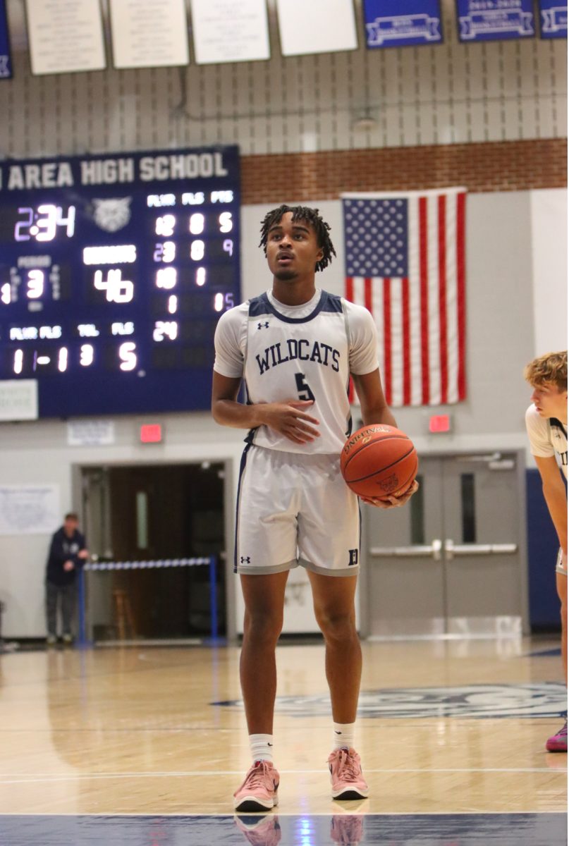 Tyrell Etheredge preparing to shoot free throw 