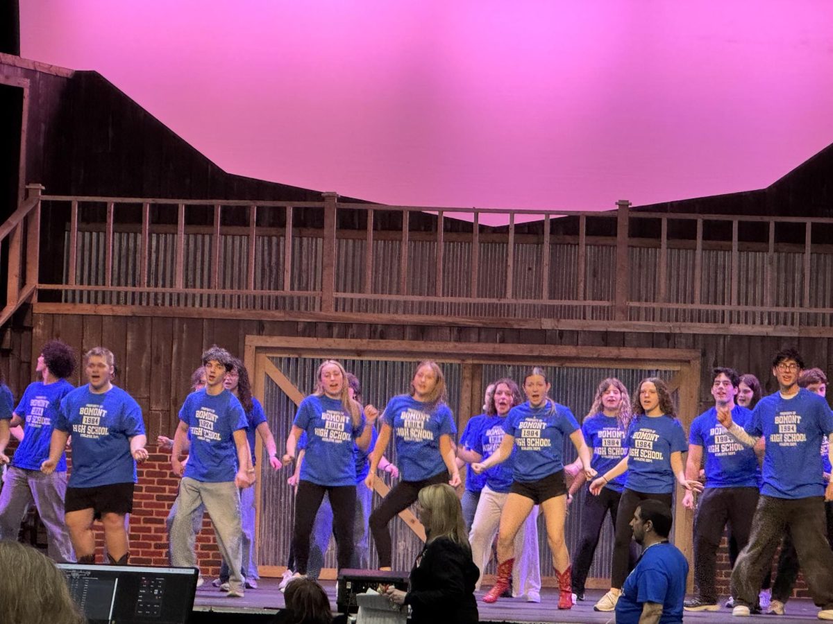 Students involved in Footloose perform for FOX43.